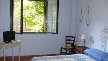 Premium bedding, desk, free WiFi, bed sheets