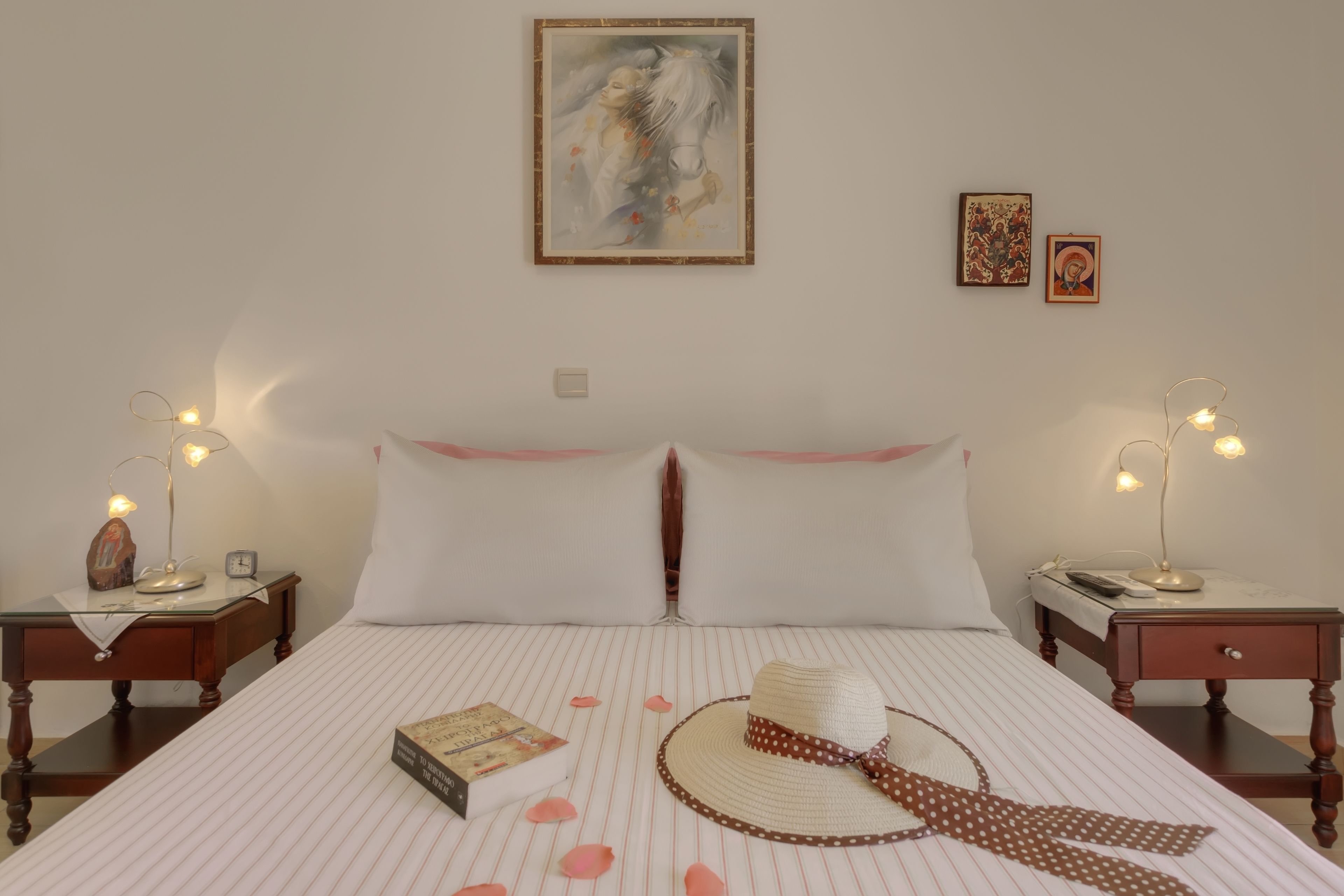 1 bedroom, Egyptian cotton sheets, premium bedding, pillow-top beds
