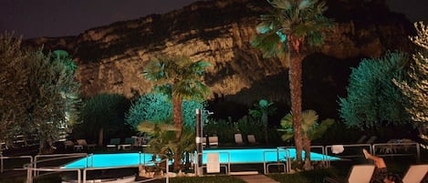 Outdoor pool, pool loungers