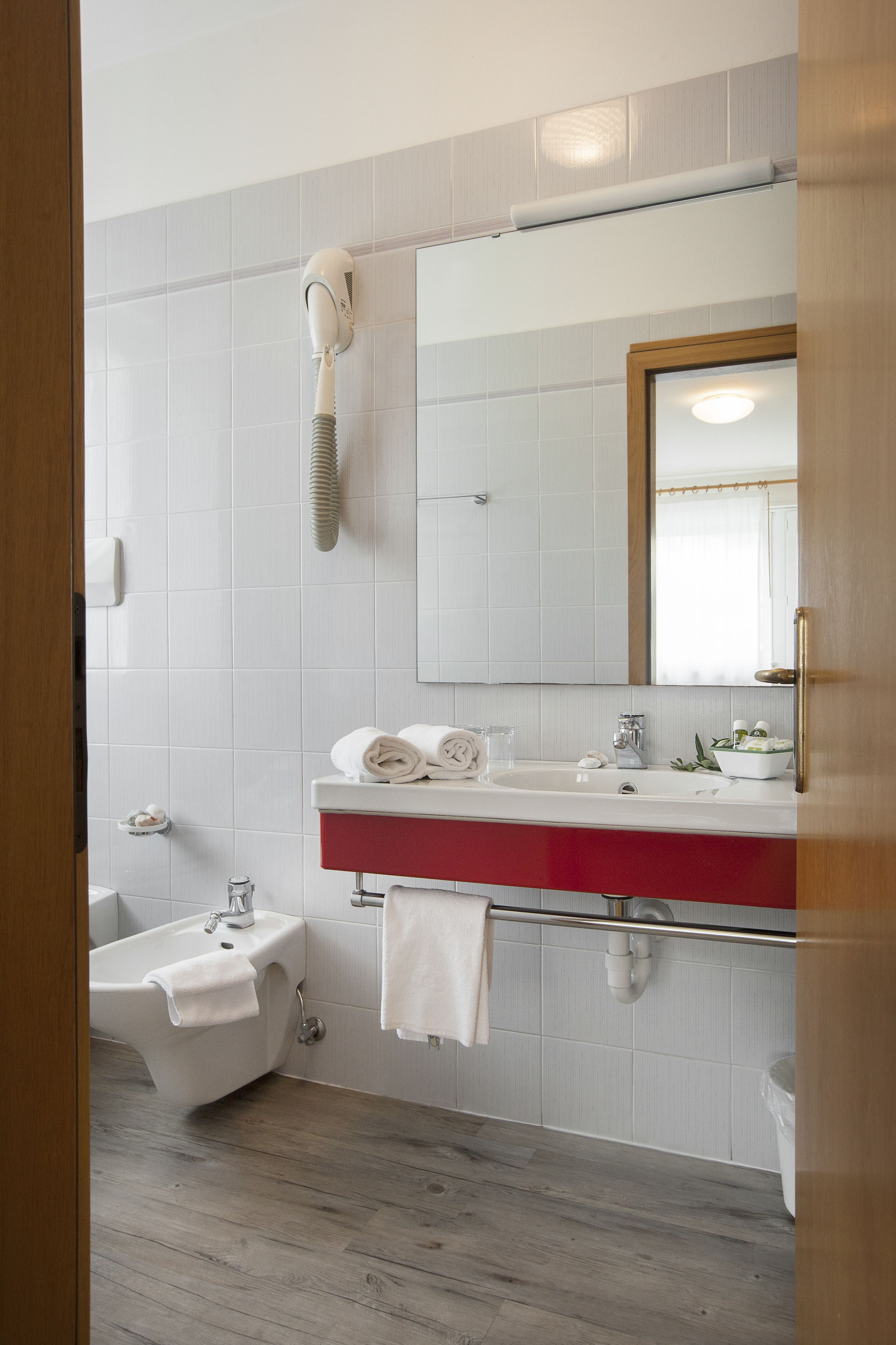 double or twin room | bathroom | shower, free toiletries, hair dryer, bidet