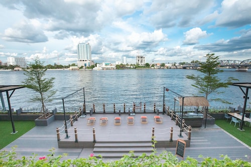 The Royal River Hotel