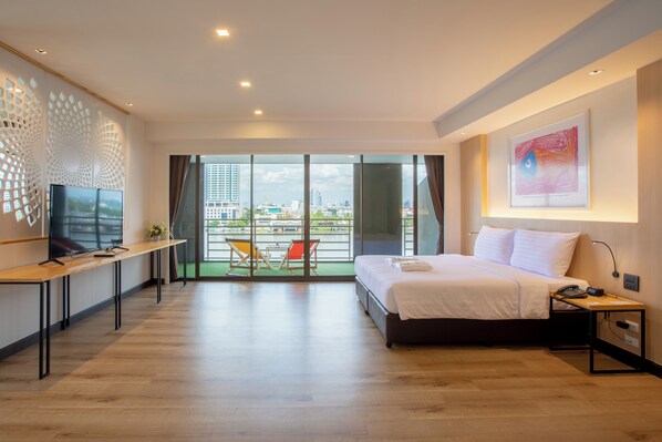 Executive Suite Modern Room