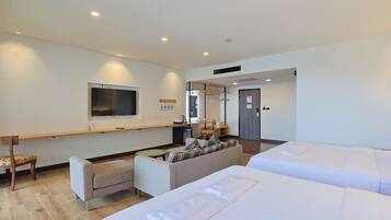 Superior Family Room (City View) | Living area | 32-inch LCD TV with cable channels, TV