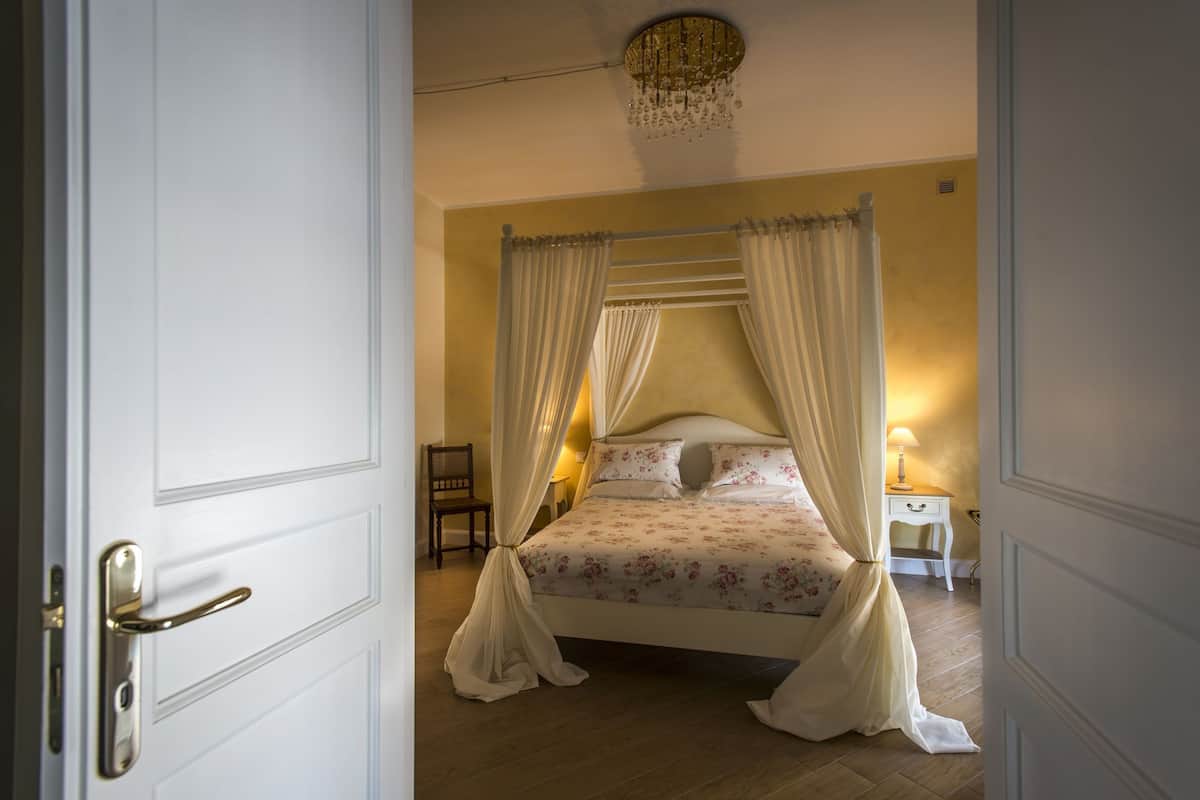 Suite Deluxe | Literie de qualité supérieure, bureau, chambres insonorisées