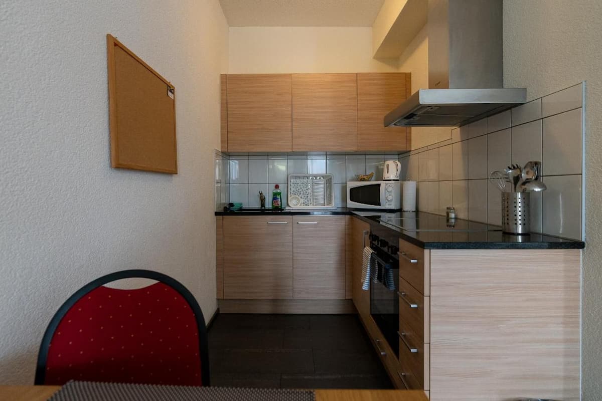 fridge, paper towels