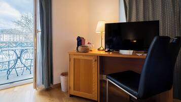 Habitación doble superior | Televisión