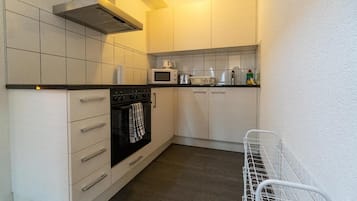 Hűtőszekrény és papírtörlők