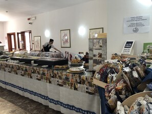 Desayuno buffet todos los días (con cargo)