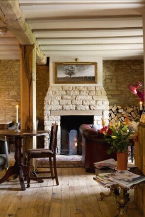 Fireplace - The Pear Tree Inn (Melksham)