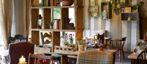 Breakfast, lunch, dinner served; British cuisine  - The Pear Tree Inn (Melksham)
