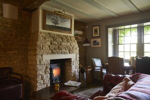 Bar (on property) - The Pear Tree Inn (Melksham)