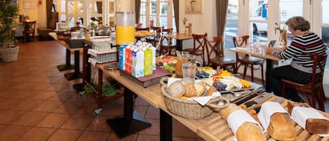 Petit déjeuner buffet compris tous les jours