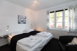 Standard Double Room, Private Bathroom (Skråvej 10) | Blackout drapes, free WiFi, bed sheets