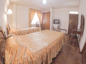 Room - Hostal España (Sucre)