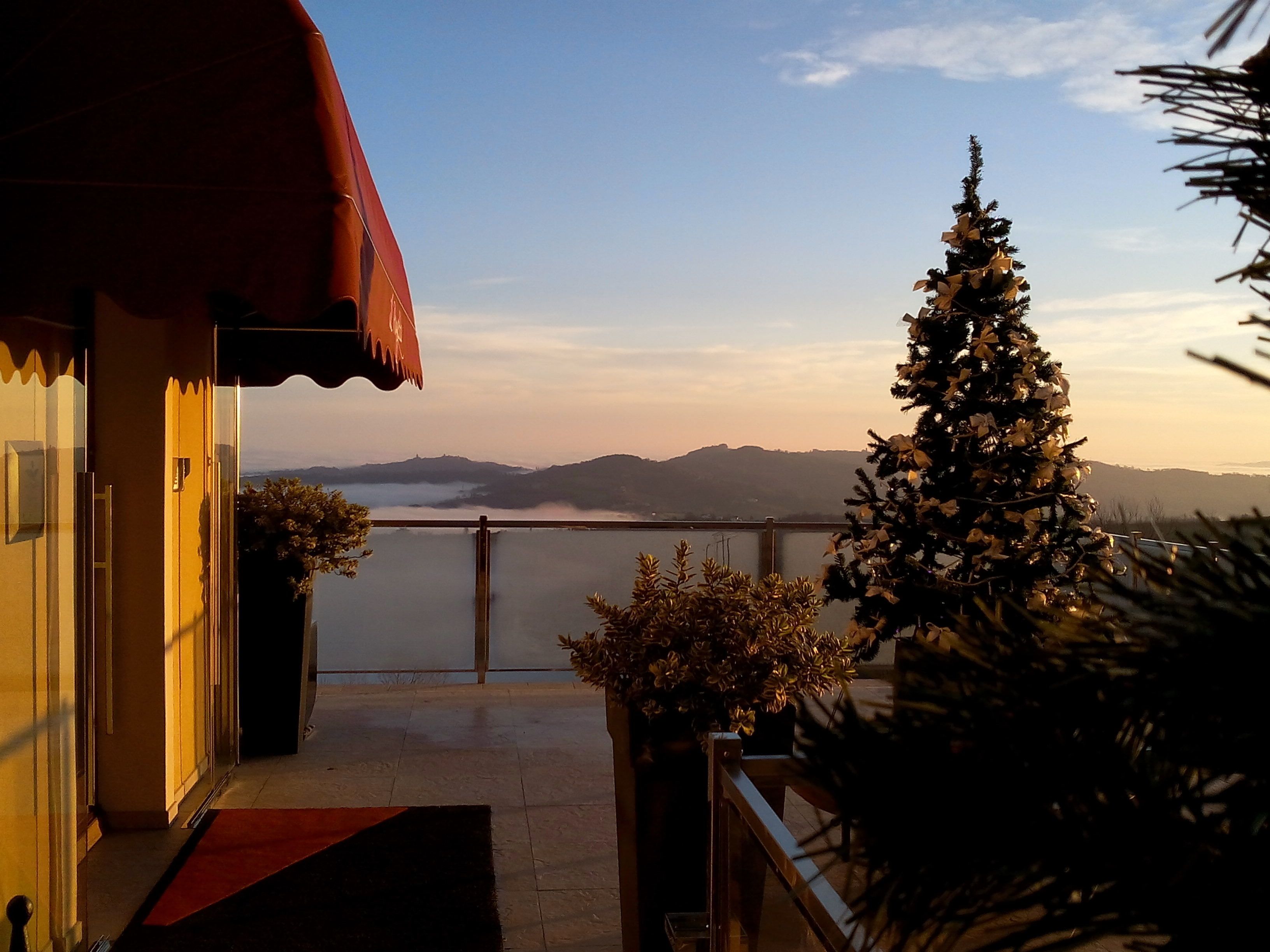 Facciata della struttura - sera/notte