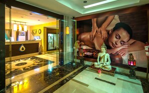 Sauna, Dampfbad, Türkisches Bad/Hamam, Körperbehandlungen