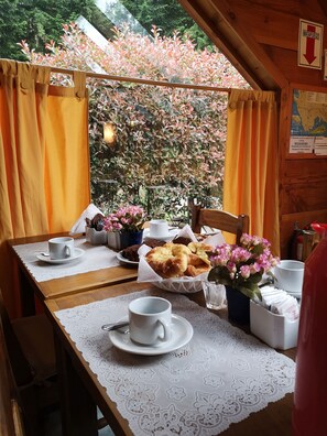 Breakfast buffet