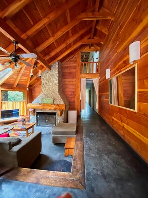 Interior - Hosteria Cohuel (Villa La Angostura)