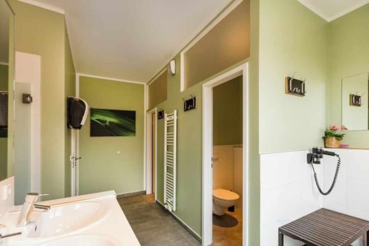 Bed in 8 Beds Mixed Dormitory