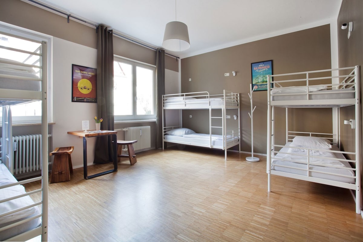 WiFi (free), bed sheets