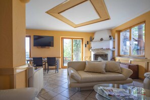 Télévision à écran plat