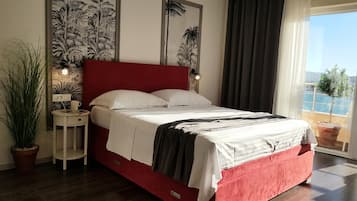 Doppia Comfort, balcone (2+1) | Biancheria da letto di alta qualità, minibar, una scrivania