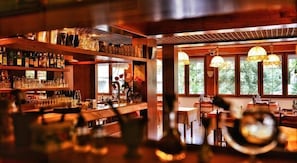 Bar (in der Unterkunft)