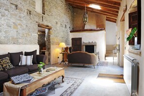 Coin salon dans le hall