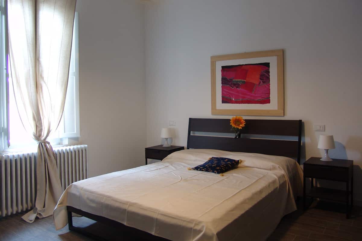Dreibettzimmer (Camera 3) | Schreibtisch, laptopgeeigneter Arbeitsplatz, kostenloses WLAN