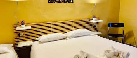 1 habitación, escritorio, wifi gratis y ropa de cama