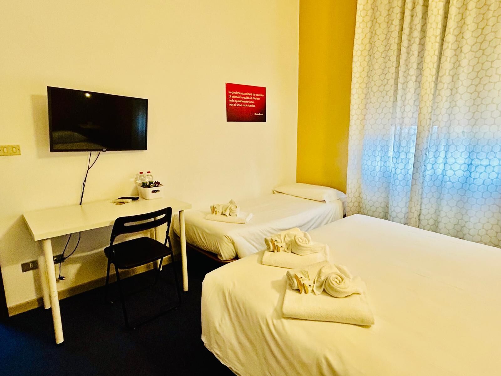 family double or twin room | 1 bedroom, desk, free wifi, bed sheets