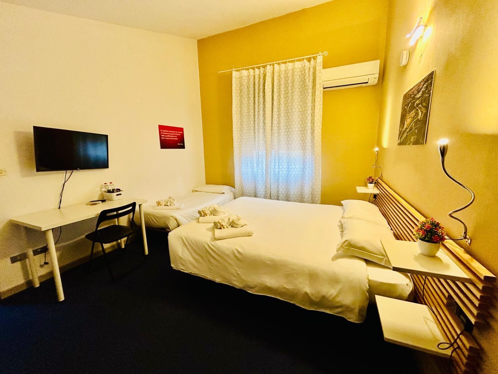 family double or twin room | 1 bedroom, desk, free wifi, bed sheets