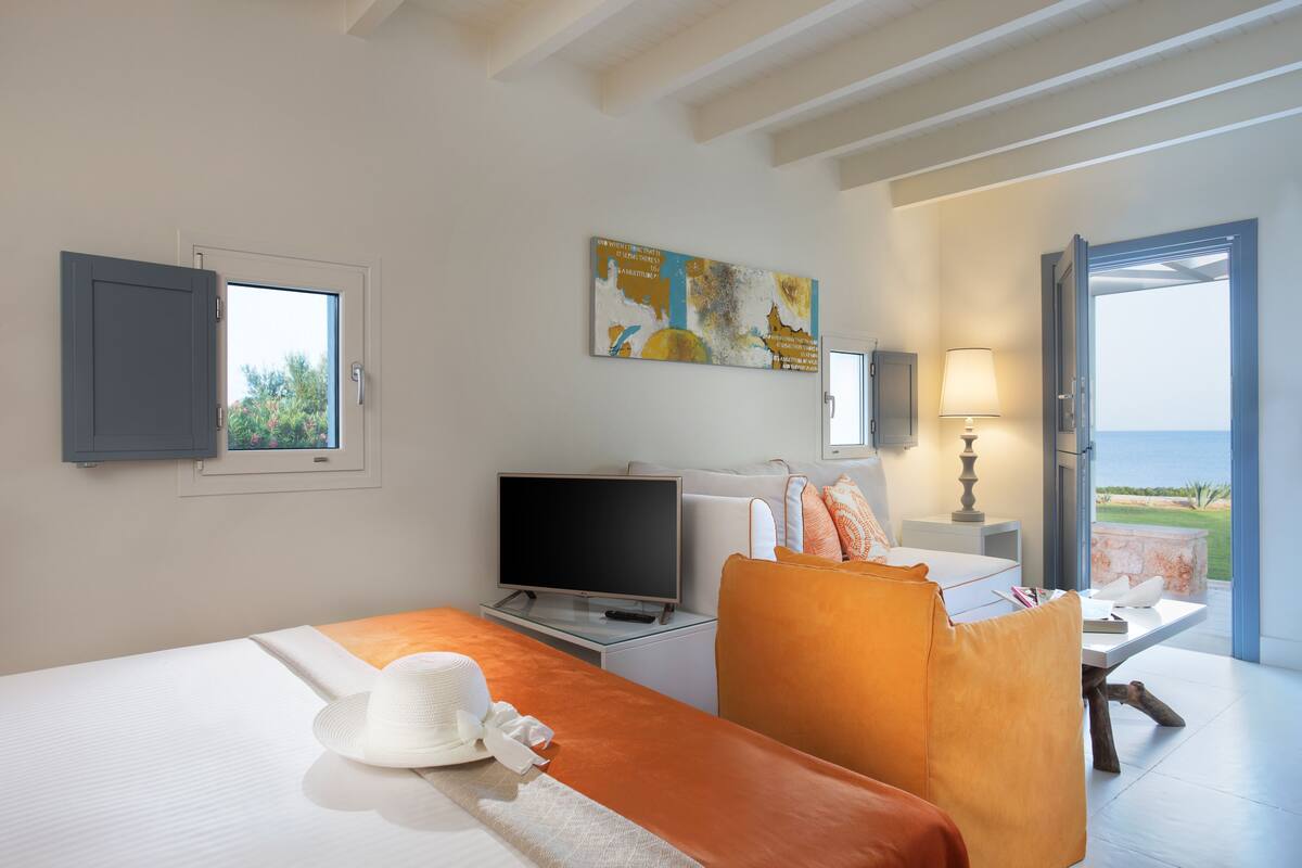 junior studio suite, sea view | 1 bedroom, egyptian cotton sheets, premium bedding, in-room safe