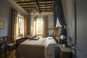 Suite – classic | Individuelt dekorert, individuelt innredet og skrivebord