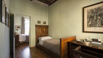 Suite panoramica, terrazzo | 1 camera, con stile personalizzato, con arredamento individuale