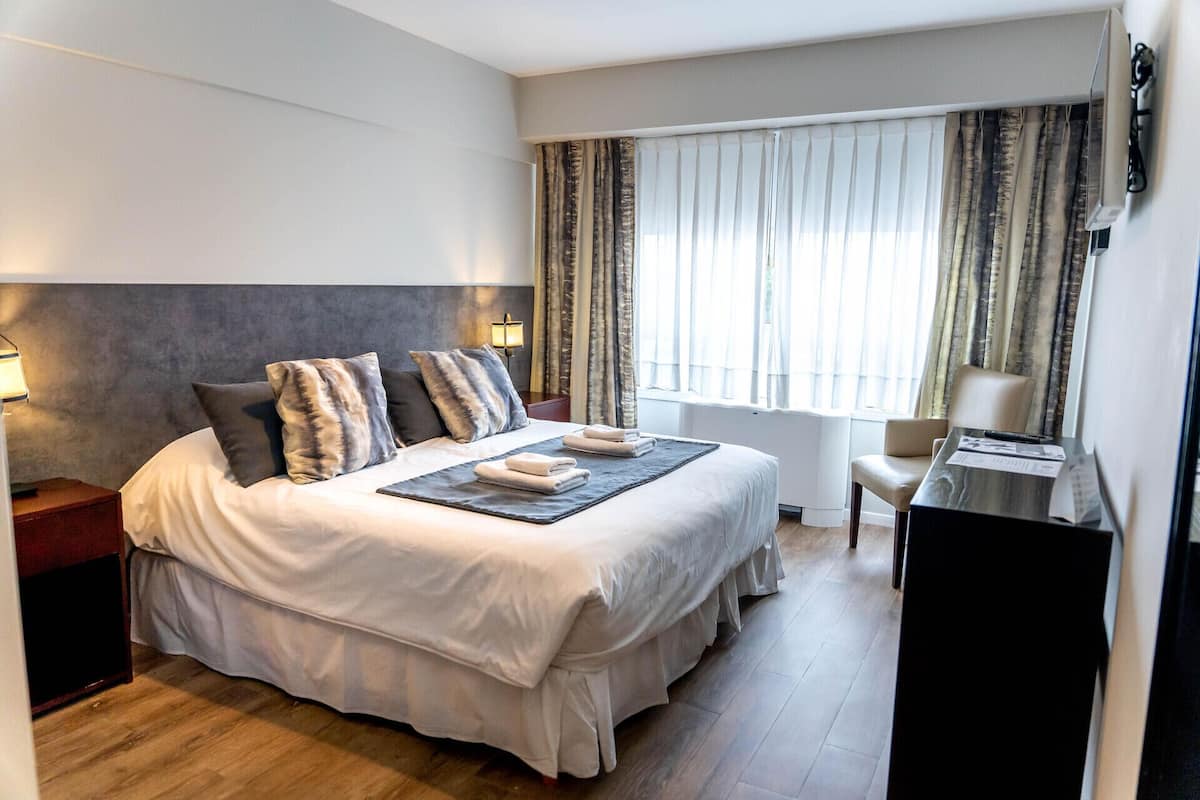 Minibar, in-room safe, individually decorated, individually furnished