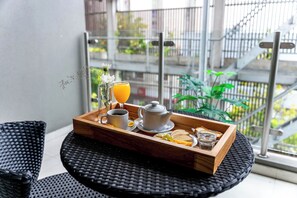 Petit déjeuner continental (15 USD par personne)