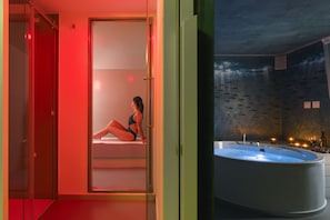SPA Suite | Sengetøy av topp kvalitet, dundyner, minibar og safe på rommet