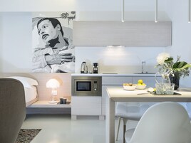 Doppia Deluxe, 1 camera da letto, vista città | Biancheria da letto di alta qualità, copriletto in piuma, minibar