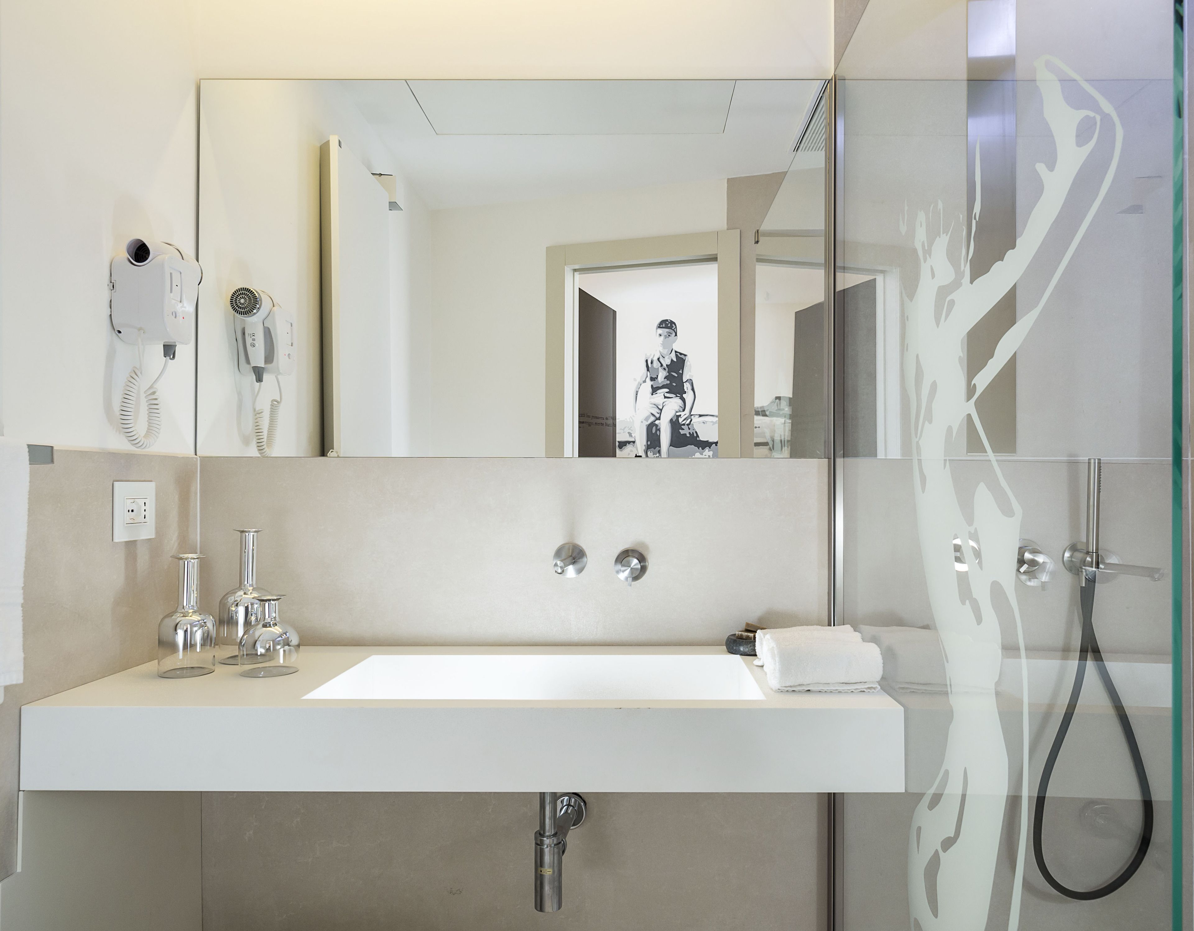 shower, free toiletries, hair dryer, slippers