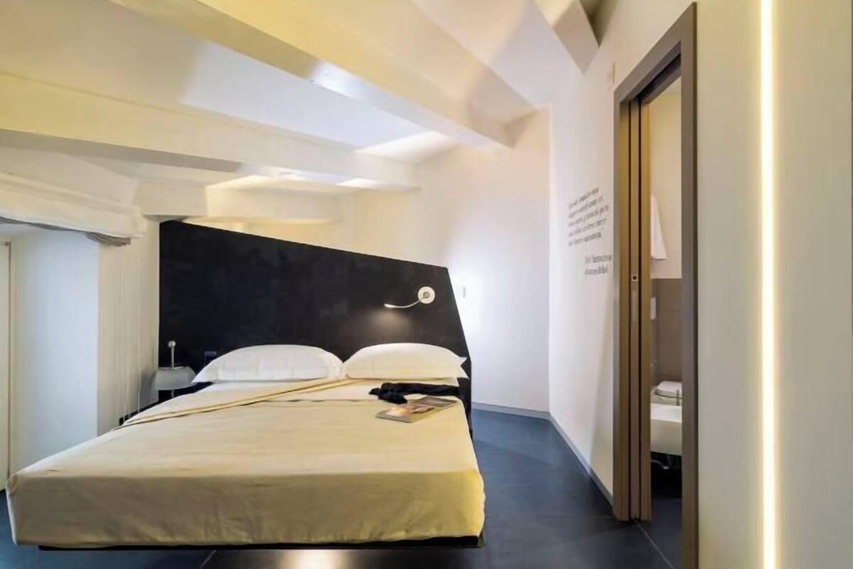 1 chambre, literie de qualité supérieure, couette en duvet d'oie