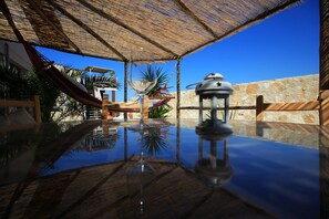 Suite Studio Classique, 1 lit double et 1 canapé-lit, vue piscine, rez-de-chaussée | Garderie