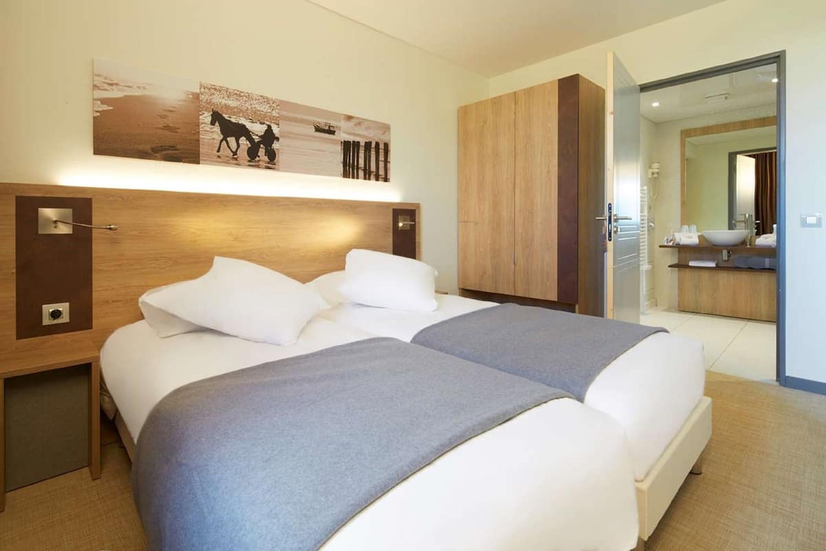 Premium bedding, in-room safe, individually furnished, desk
