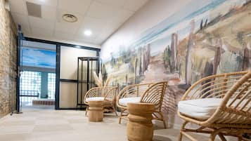 Sauna, boblebad, dampbad, massagebehandlinger