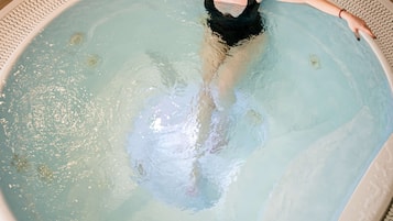 Sauna, hot tub, steam room, massages