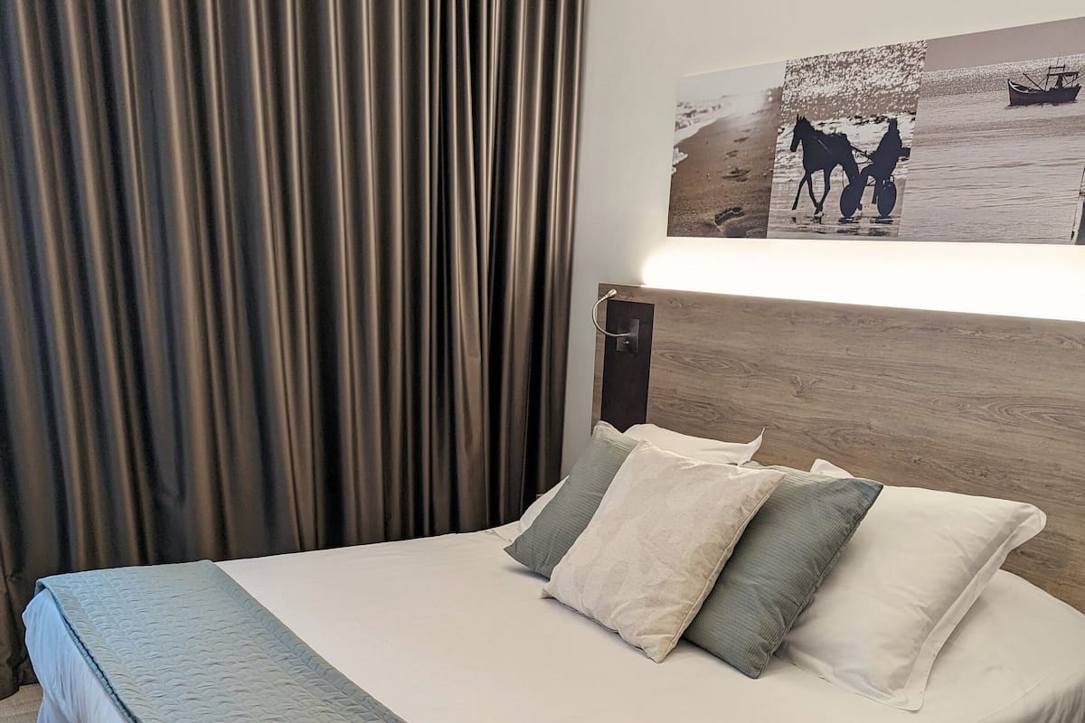 Premium bedding, in-room safe, individually furnished, desk