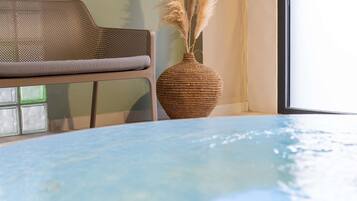 Sauna, hot tub, steam room, massages