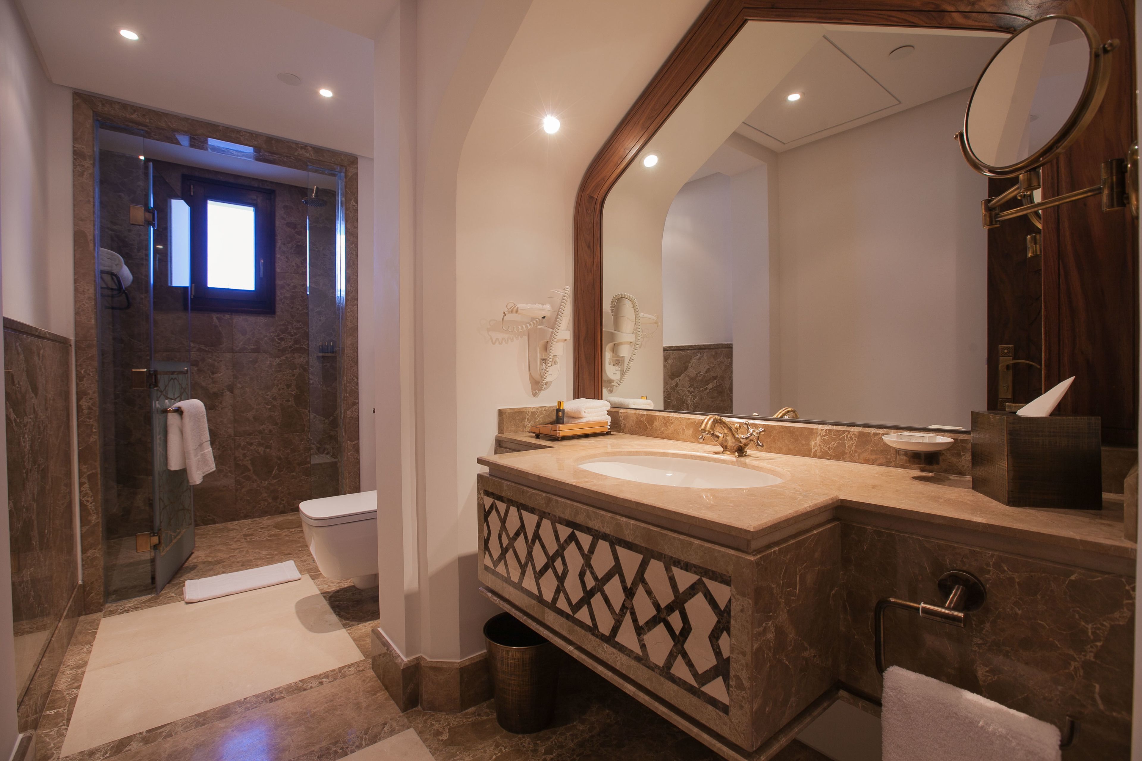 deluxe room - najd | bathroom | free toiletries, hair dryer, bathrobes, slippers