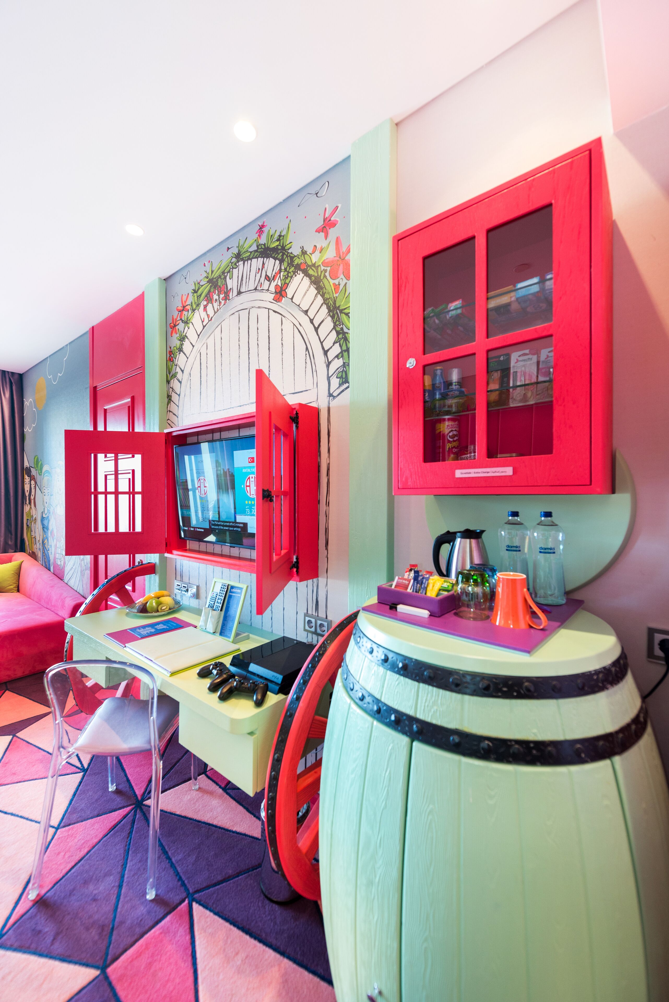 deluxe room, multiple beds, connecting rooms | 1 bedroom, free minibar items, in-room safe, individually furnished