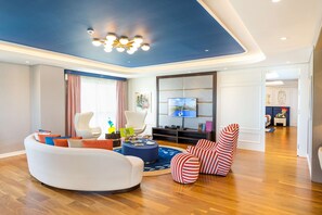 Mini-bar avec articles gratuits, coffres-forts dans les chambres